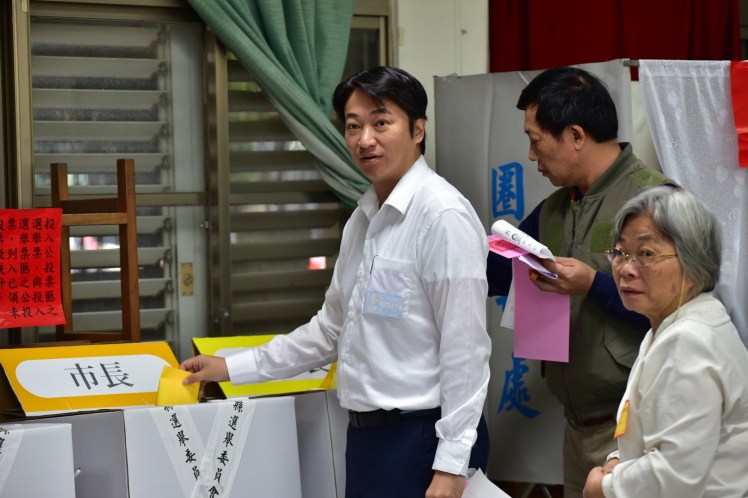1124魏嘉賢早起投票_181124_0035.jpg