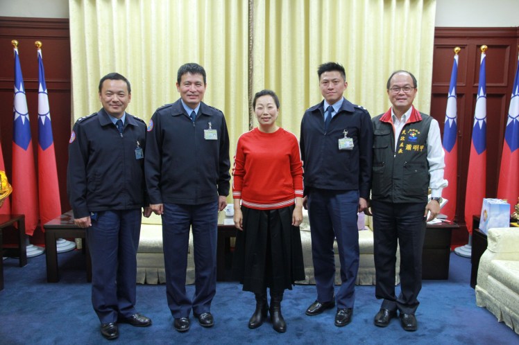 0102空軍教準部指揮官李廷盛中將(左二)拜會縣長.JPG