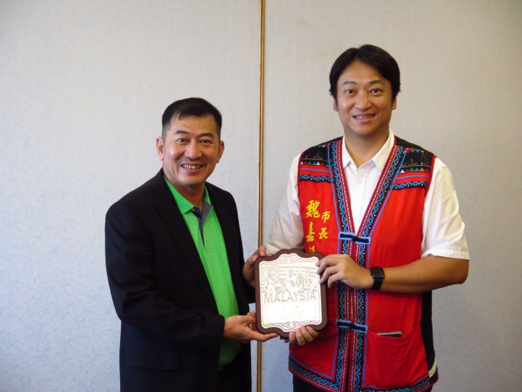 1080826馬國女籃訪花 (2).jpg